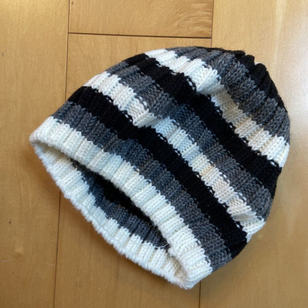 COOL KNIT HAT Unbranded Striped White Black Gray Beanie